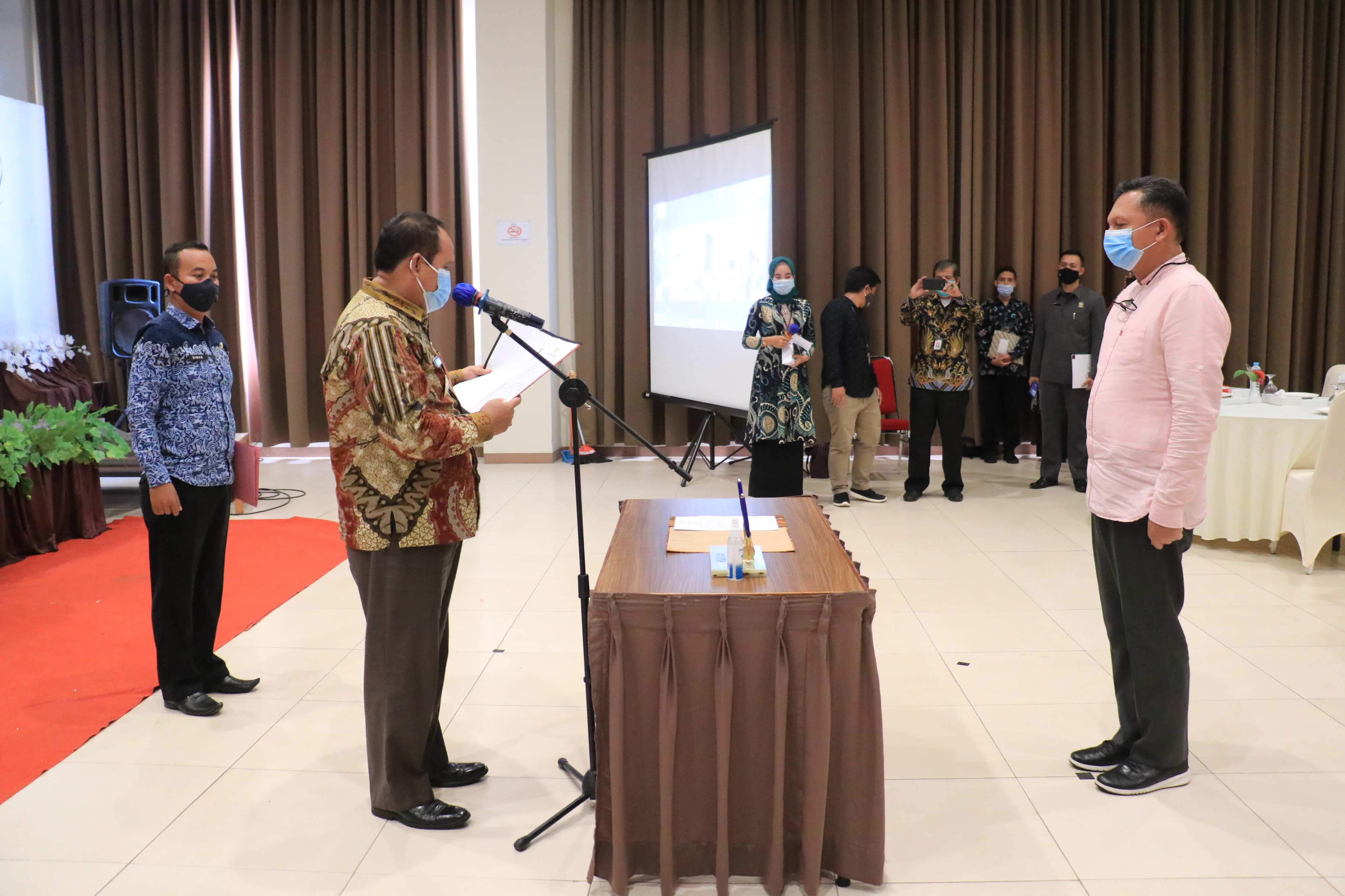 Pengukuhan Tim Percepatan dan Perluasan Digitalisasi Daerah (TP2DD) dan Tim Percepatan Akses Keuangan Daerah (TPAKD) Kabupaten Pangandaran