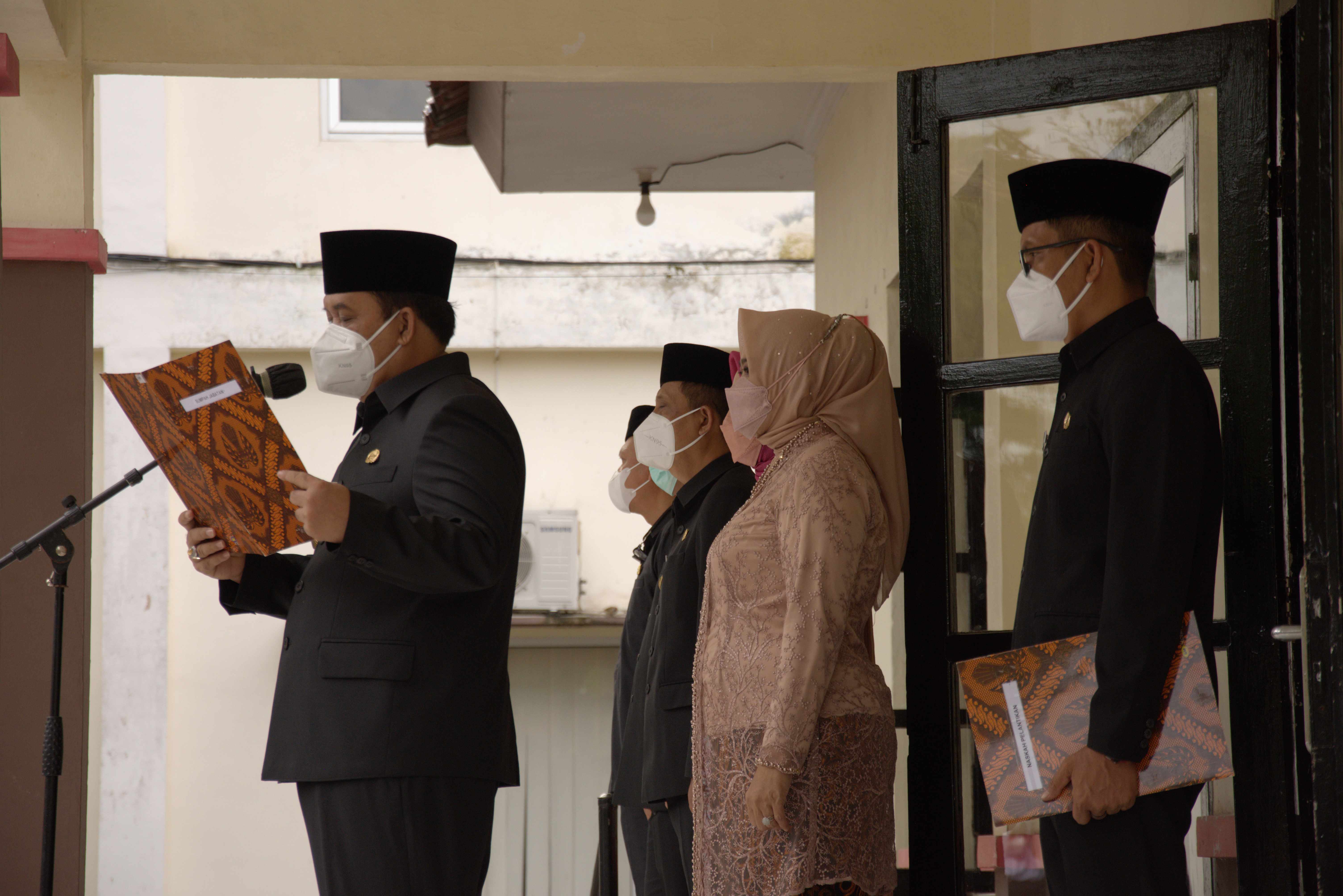 Pengambilan Sumpah Jabatan Pimpinan Tinggi Pratama, Jabatan Administrator, Jabatan Pengawas dan Jabatan Fungsional di lingkungan Pemerintah Kabupaten Pangandaran