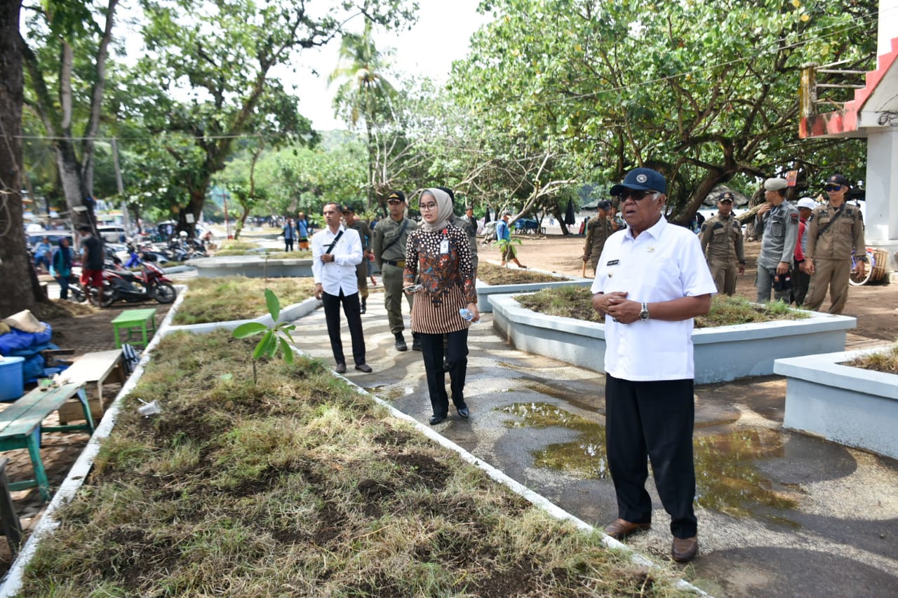 Pemantauan Relokasi Pelaku Usaha di Pantai Pangandaran
