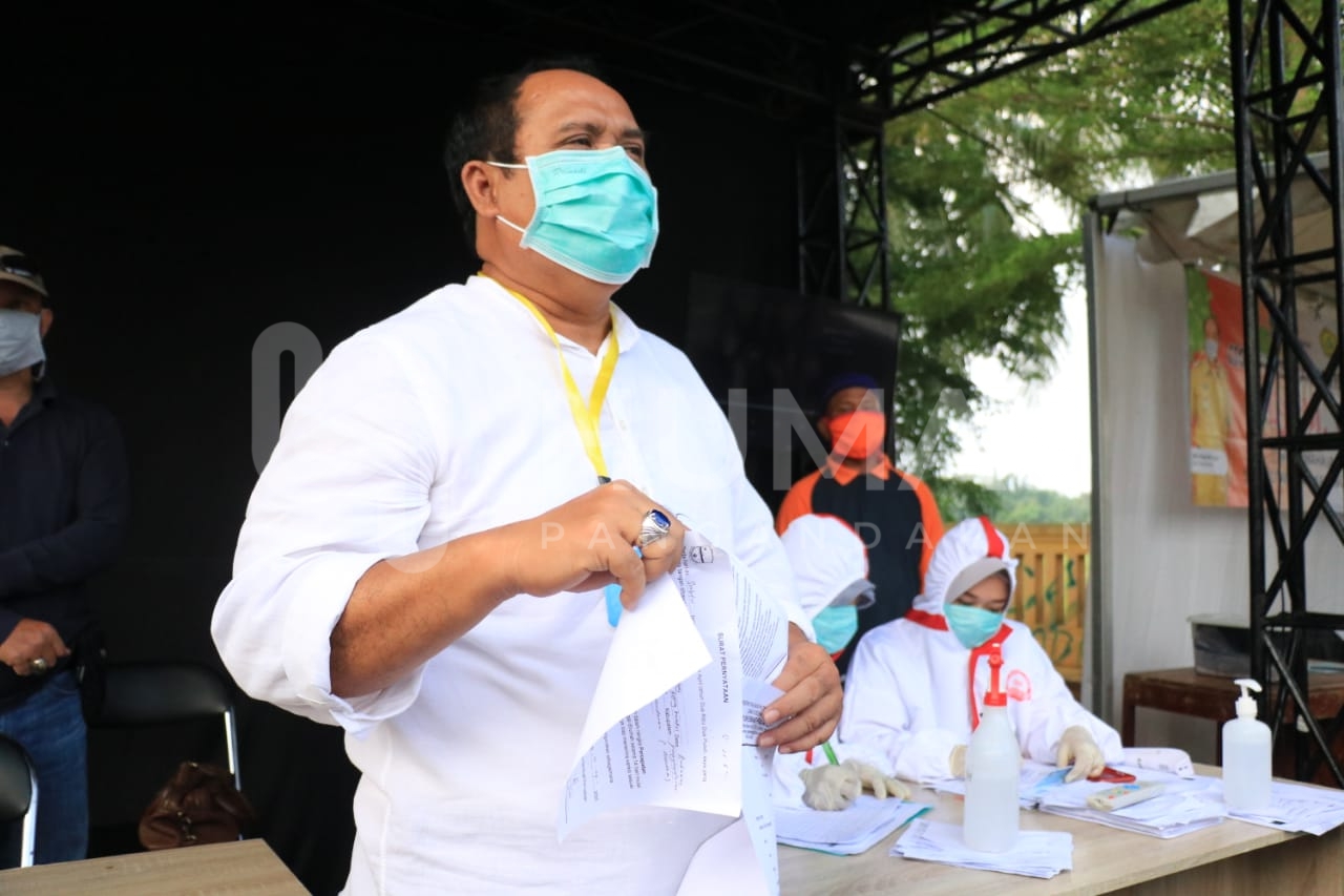 BUPATI MENGHARAPKAN MASYARAKAT JANGAN PANIK DALAM MENGHADAPI VIRUS COVID-19