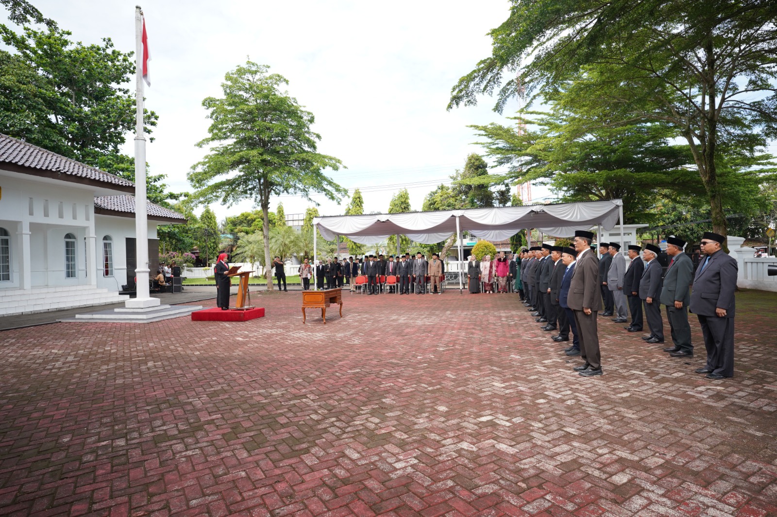 BUPATI HJ. CITRA PITRIYAMI TEKANKAN LOYALITAS DAN KEBERSAMAAN DALAM PELANTIKAN PEJABAT TINGGI PRATAMA