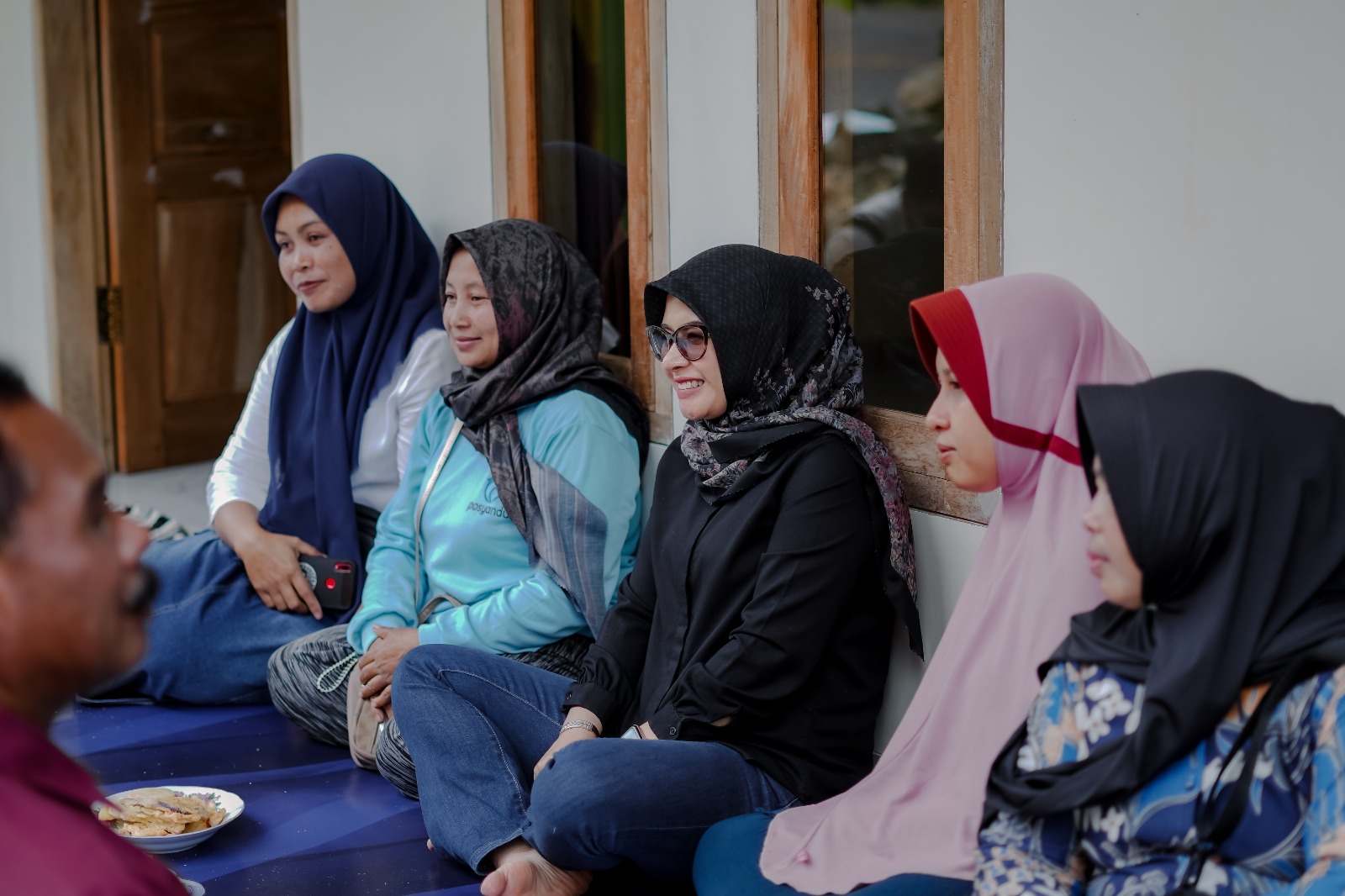 BUPATI PANGANDARAN HJ. CITRA PITRIYAMI TINJAU RUMAH WARGA KORBAN KEBAKARAN DI DESA KALIJATI