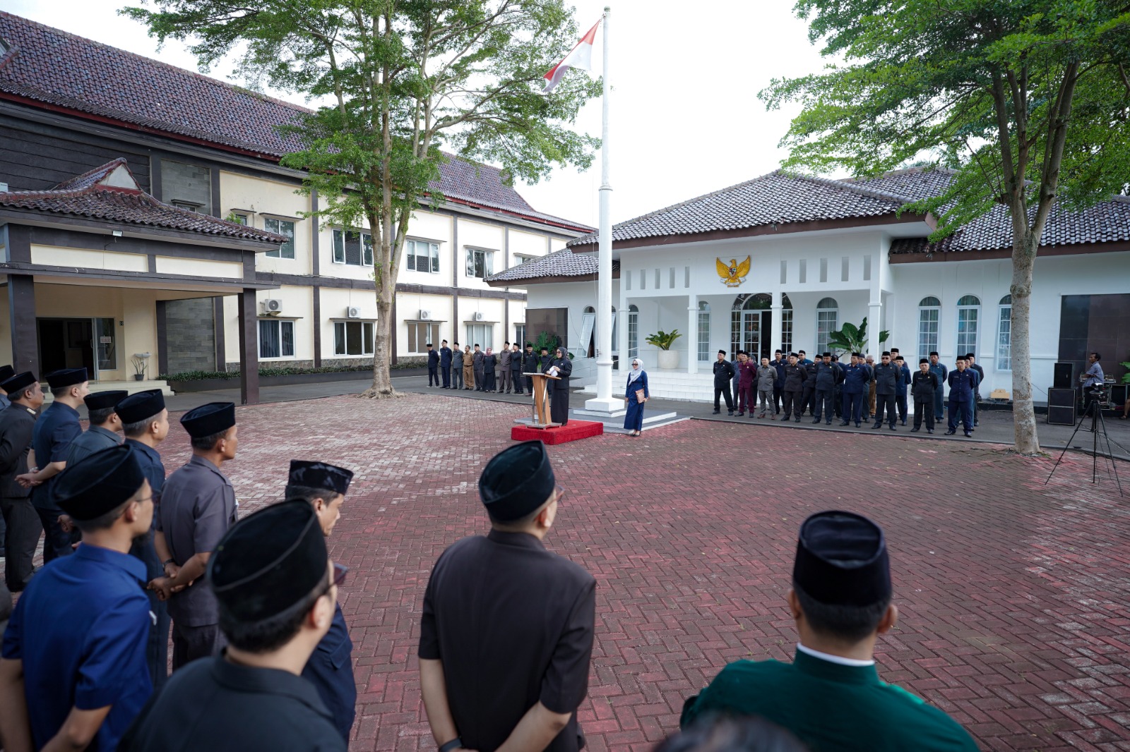 PELANTIKAN DAN PENGAMBILAN SUMPAH/JANJI JABATAN DI LINGKUNGAN PEMERINTAH KABUPATEN PANGANDARAN