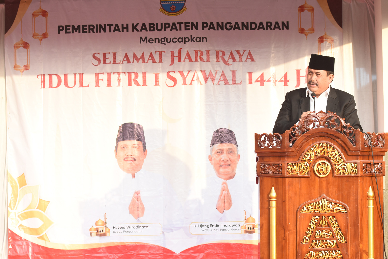 Jajaran Pemkab Pangandaran Laksanakan Sholat Ied di Lapang Alun-Alun Parigi