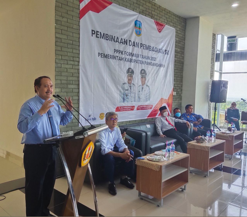 Pembinaan dan Penyerahan Surat Keputusan Pegawai Pemerintah dengan Perjanjian Kerja (SK PPPK) Kabupaten Pangandaran