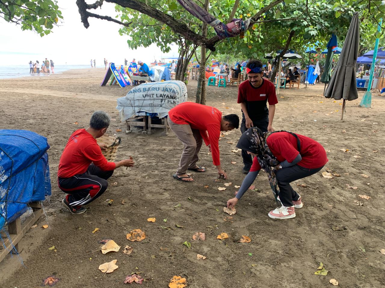 Kegiatan Bersih Pantai dalam rangka Hari Lingkungan Hidup Sedunia