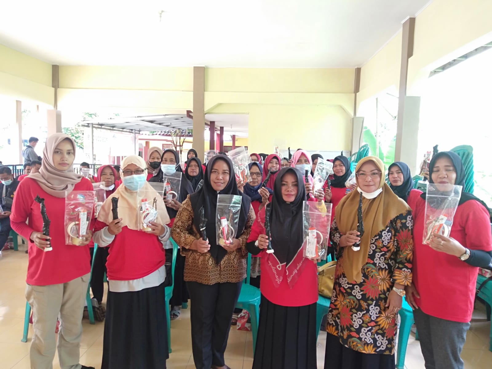 Praktek Grafting Kegiatan Pelaksanaan Pelatihan Berdasarkan Unit Kompetensi (Budidaya Anggur)