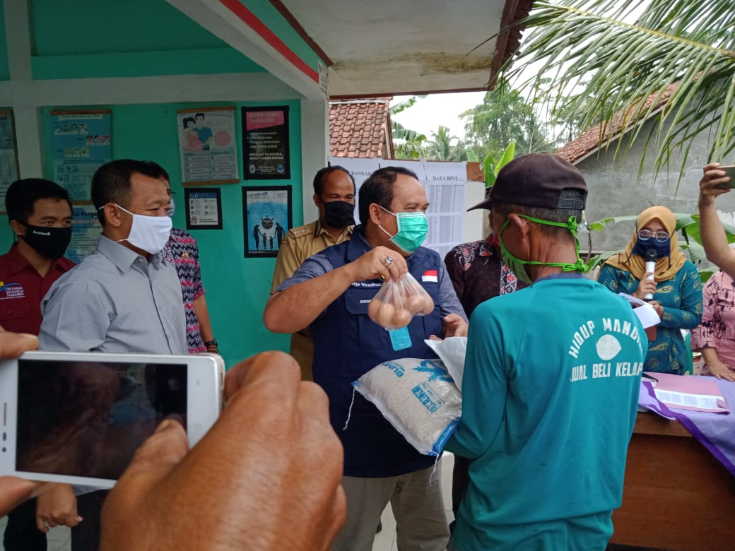 Launching Bantuan Sosial COVID-19 Tahap II, Desa Parakanmanggu, 19 Mei 2020